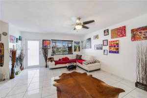 541 Blue Heron Dr 205 Hallandale Beach, FL 33009 - MLS#A11869004