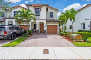 8861 Nw 102nd Pl, Doral
