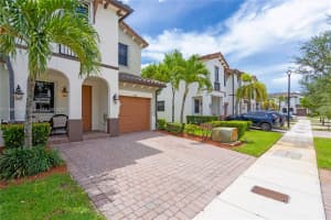 8861 Nw 102nd Pl Doral, FL 33178 - MLS#A11869009