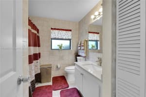 7501 NW 33rd St, Lauderhill, FL 33319 - MLS#A11869082