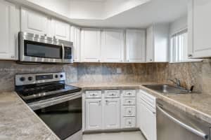 8333 Lake Dr 302, Doral, FL 33166 - MLS#A11869088