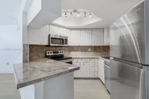 8333 Lake Dr 302, Doral, FL 33166 - MLS#A11869088
