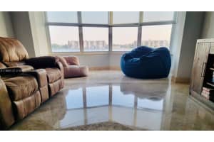 1100 NE 191st St 33, Miami, FL 33179 - MLS#A11869137