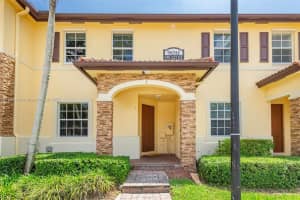9011 Sw 227th St 3, Cutler Bay