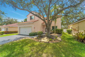 704 Stanton Dr Weston, FL 33326 - MLS#A11869166