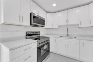 1390 Sw 50th Ave Fort Lauderdale, FL 33317 - MLS#A11869173
