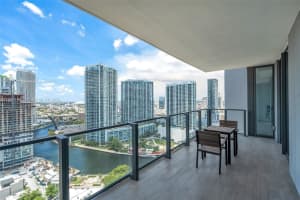 68 Se 6th St 2410, Miami