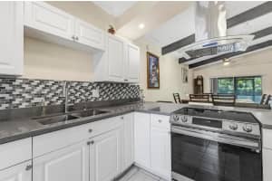 137 Essex Rd 3-28, Hollywood, FL 33024 - MLS#A11869209
