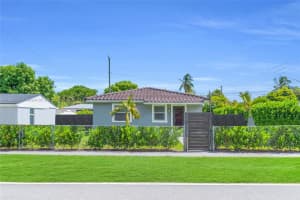 6490 Sw 37th St, Miami