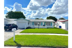 1441 W Campanelli Dr, Plantation