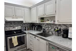 2861 Somerset Dr 318 Lauderdale Lakes, FL 33311 - MLS#A11869263