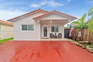 980 W 43 place 980, Hialeah, FL 33012 - MLS#A11869266