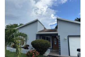 5721 Nw 56th Pl, Tamarac