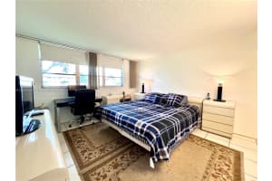 671 S Hollybrook Dr 209 Pembroke Pines, FL 33025 - MLS#A11869382