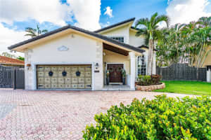 10298 Nw 130th St, Hialeah Gardens