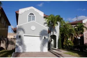 909 Ne 41st Ter, Homestead