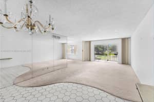 6260 S Falls Cir Dr 203 Lauderhill, FL 33319 - MLS#A11869474