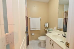 8390 NW 103rd St 205H, Hialeah Gardens, FL 33016 - MLS#A11869522