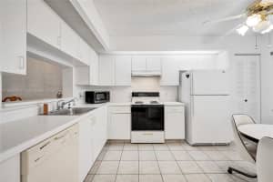 800 SW 137th Ave 102G, Pembroke Pines, FL 33027 - MLS#A11869540