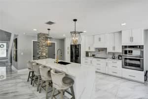 85 Gables Blvd, Weston, FL 33326 - MLS#A11869550