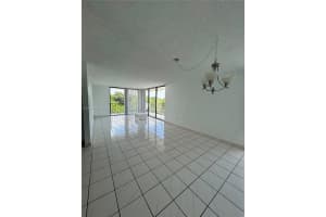 9682 Fontainebleau Blvd 410, Miami, FL 33172 - MLS#A11869615