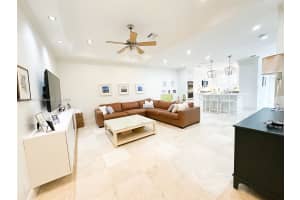 360 Ne 7th Ave 360 Fort Lauderdale, FL 33301 - MLS#A11869627