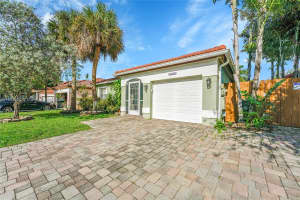 5520 NW 49th Ave, Coconut Creek, FL 33073 - MLS#A11869690