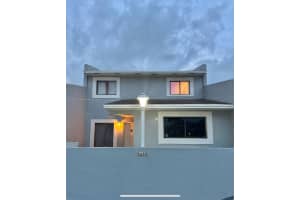 5685 Nw 194th Ln, Miami Gardens