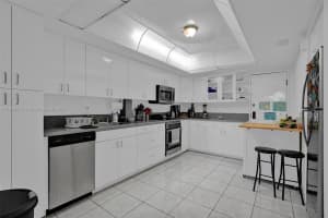 9300 Bay Harbor Ter 4b Bay Harbor Islands, FL 33154 - MLS#A11869723