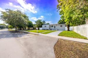 910 Nw 133rd St, North Miami