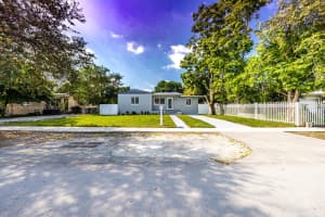 910 NW 133rd St, North Miami, FL 33168 - MLS#A11869726