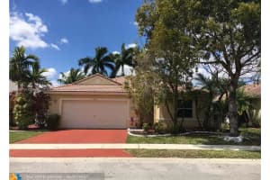1560 Sw 193rd Ter, Pembroke Pines