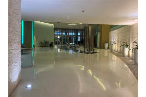 92 Sw 3rd St 3803, Miami