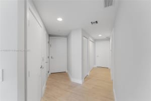 16385 Biscayne Blvd 1901 North Miami Beach, FL 33160 - MLS#A11869761