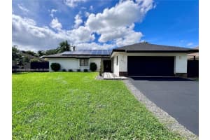 620 Sw 98th Ter, Pembroke Pines