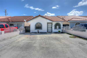 5987 W 21st Ct, Hialeah