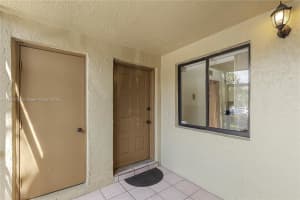 301 Lakeview Dr 102 Weston, FL 33326 - MLS#A11869788