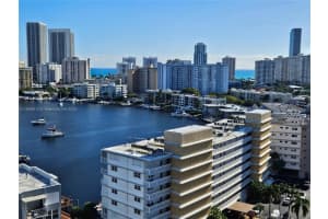 427 Golden Isles Dr 16e, Hallandale Beach