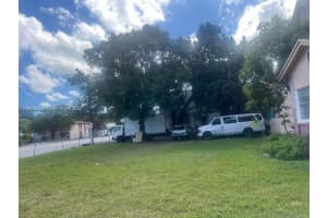 10 Nw 60th St Miami, FL 33127 - MLS#A11869820