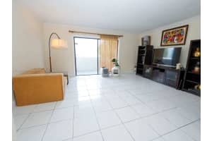 130 S Shore Dr 3C, Miami Beach, FL 33141 - MLS#A11869838