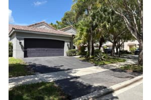4304 Beechwood Cir, Weston