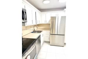 3731 N Country Club Dr 1522, Aventura