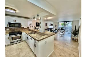 3551 NE 169th St 105, North Miami Beach, FL 33160 - MLS#A11869874