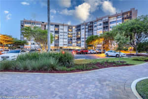 1100 Saint Charles Pl 717, Pembroke Pines, FL 33026 - MLS#A11870034