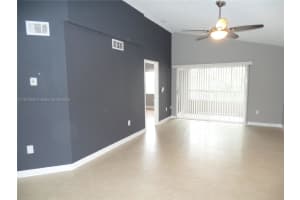 2850 N Oakland Forest Dr 313, Oakland Park