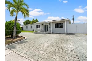 11350 SW 46th St, Miami, FL 33165 - MLS#A11870047
