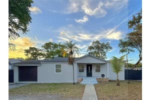 947 Ne 149th St, Miami