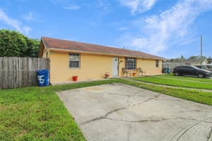 18095 SW 104th Ave, Miami, FL 33157 - MLS#A11870117