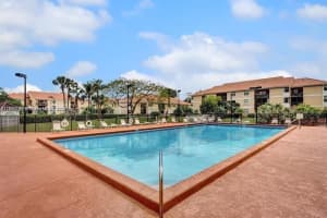 5721 Riverside Dr 302b5, Coral Springs