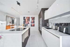 851 NE 1st Ave 3910, Miami, FL 33132 - MLS#A11870162